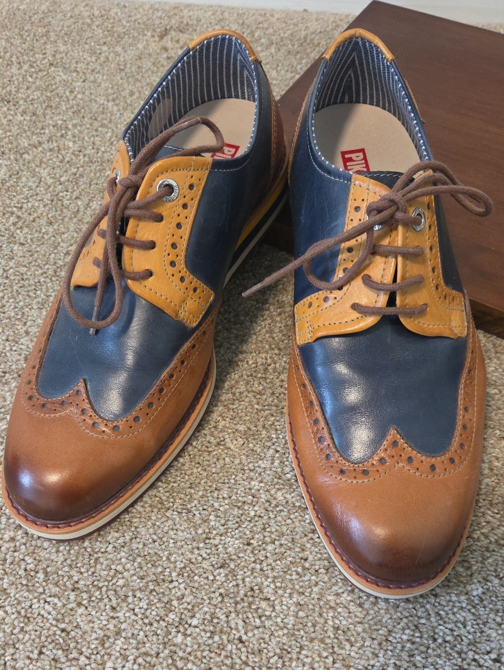 Pikolinos Men's Two-Tone Wingtip Oxford Leather Shoes - Navy & Brown